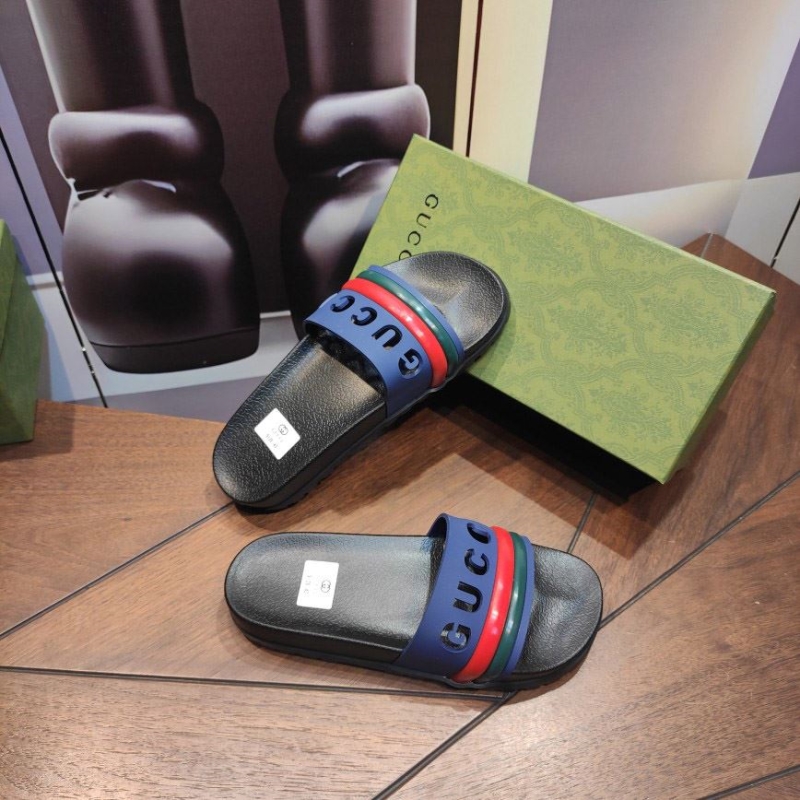 G*u*i slippers